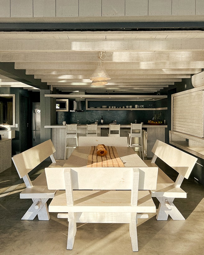 3/7 - Cozinha equipada e espaço para refeições