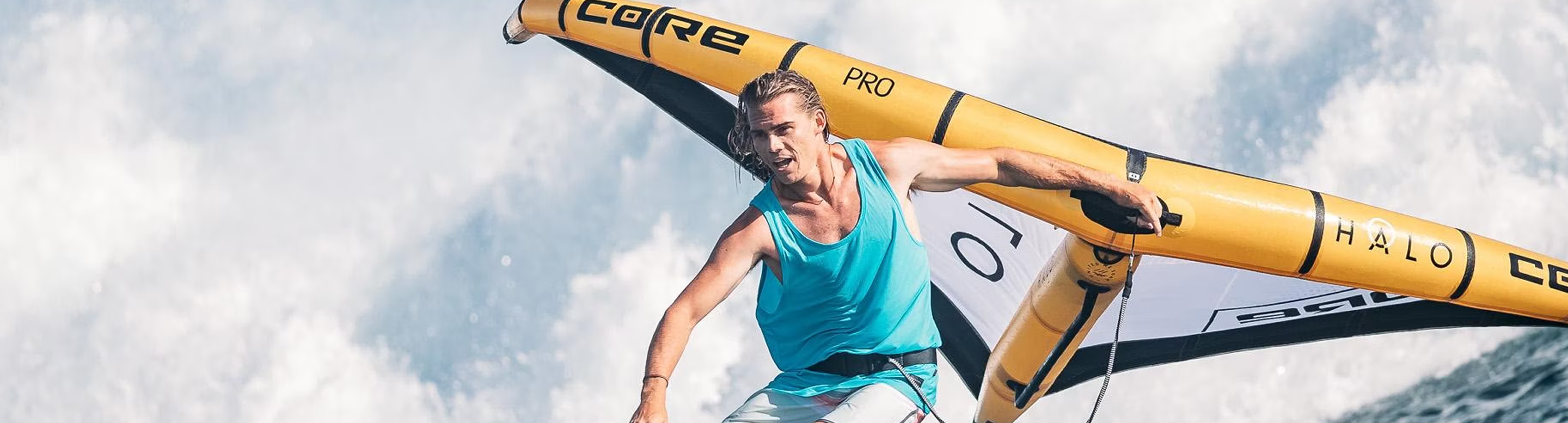Kitesurfista com equipamento CORE no Club de Mar, Icaraizinho do Amontada
