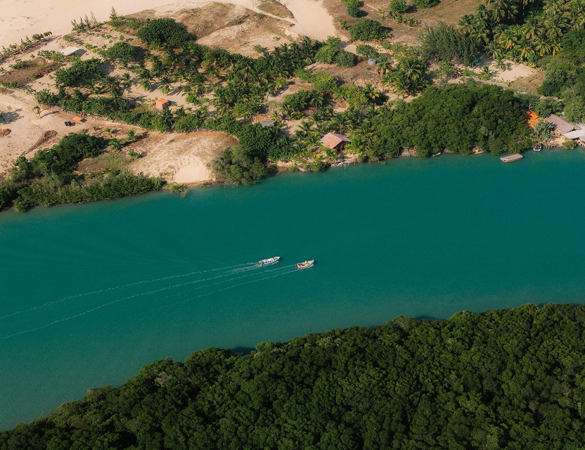 Vista aérea del río y laguna de Icaraizinho de Amontada, litoral cearense