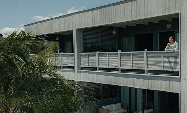 Conheça o Club de Mar, um Condo Hotel em Icaraizinho com arquitetura autoral. Hospede-se em Villas, Casas ou Flats com design minimalista e vista para o mar.
